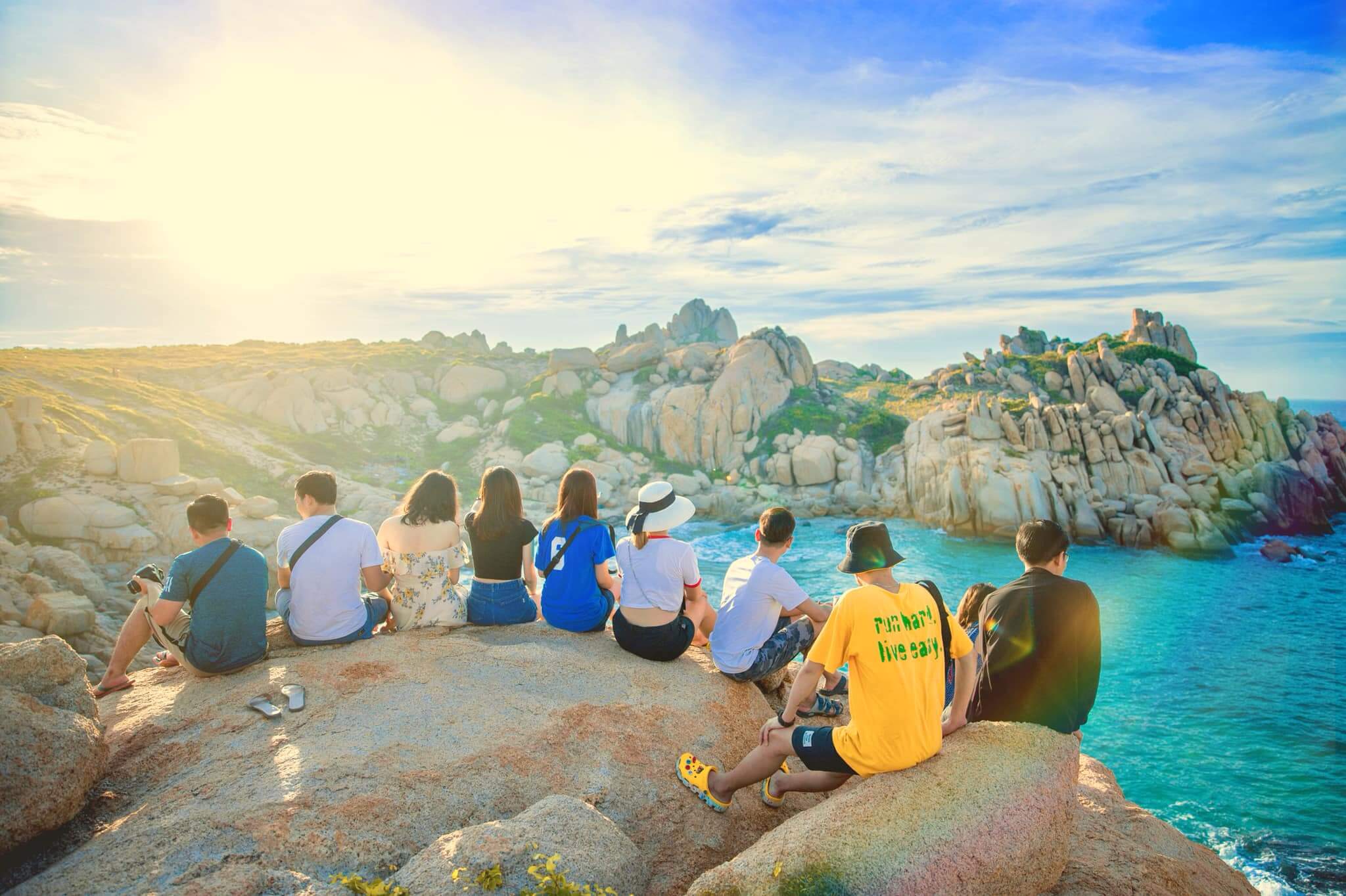 Tránh nóng với top 3 bãi biển đẹp “say lòng” tại Việt Nam 2024