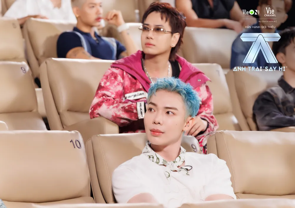 Vì sao sự gia trưởng của HIEUTHUHAI gây sốt tại Anh Trai Say Hi?