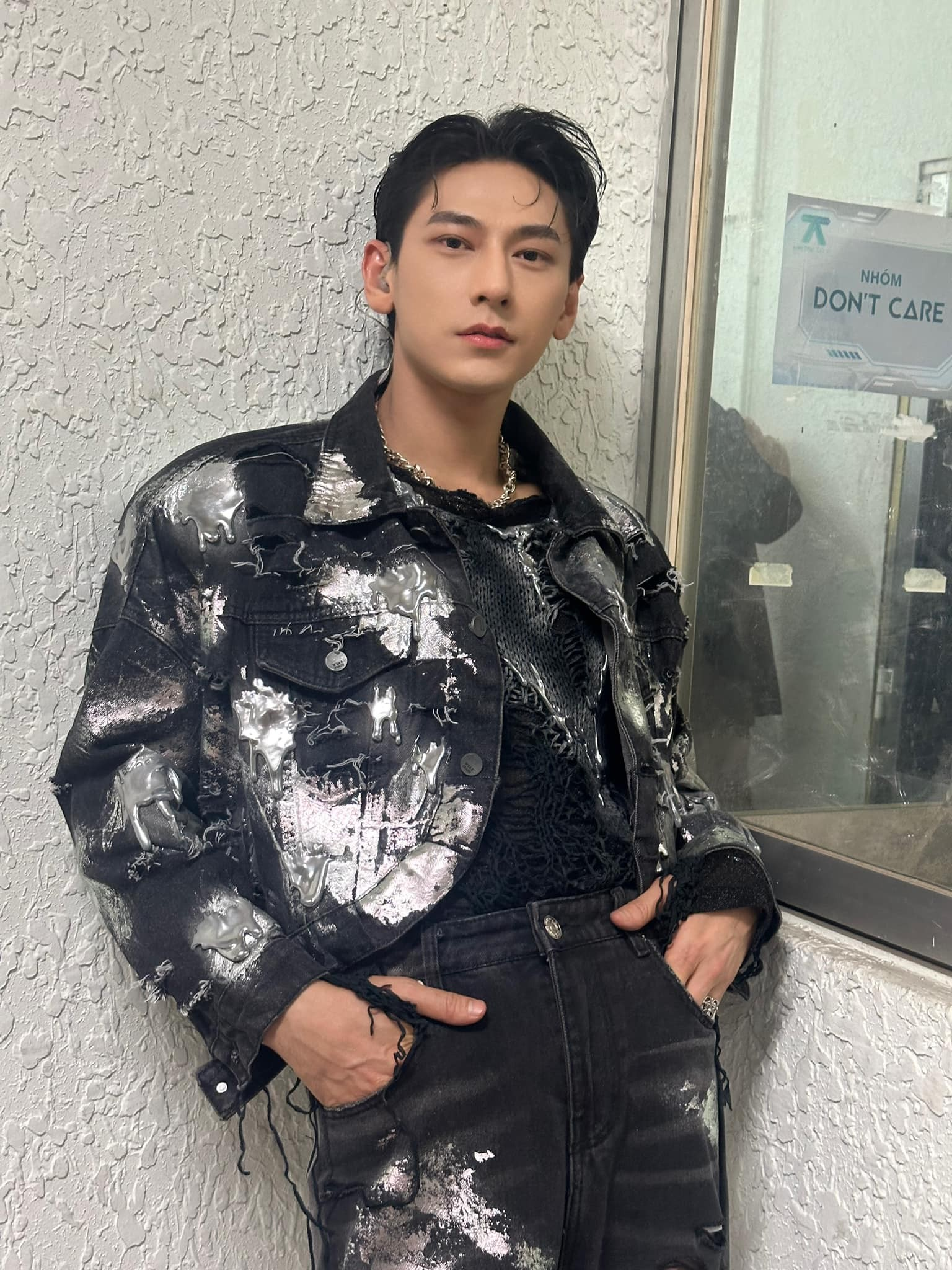 Isaac giảm 5kg, chơi với lửa trong livestage 2 của Anh Trai Say Hi