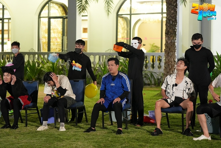 "2 ngày 1 đêm": Hieuthuhai đối đầu Dương Lâm