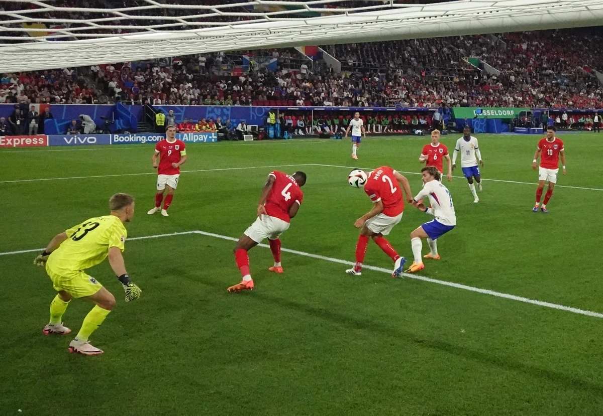 10 pha phản lưới trước bán kết EURO 2024