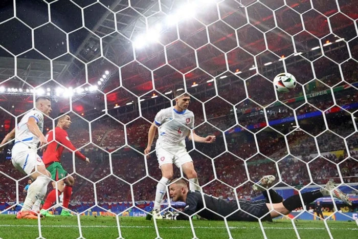 10 pha phản lưới trước bán kết EURO 2024
