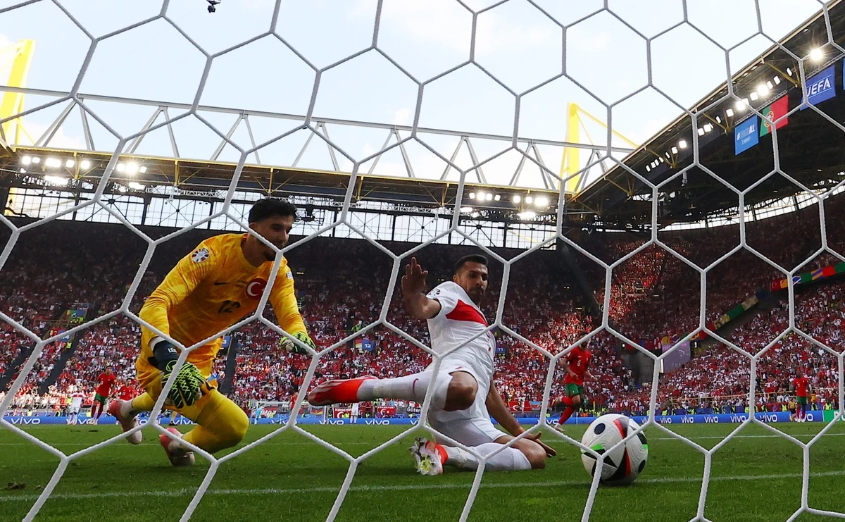 10 pha phản lưới trước bán kết EURO 2024