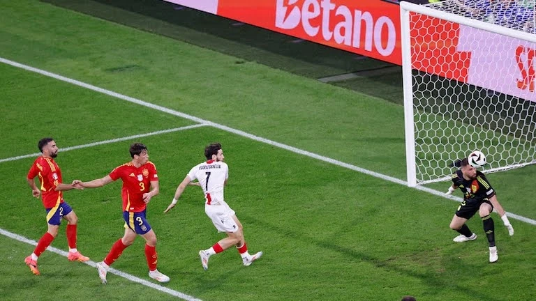 10 pha phản lưới trước bán kết EURO 2024