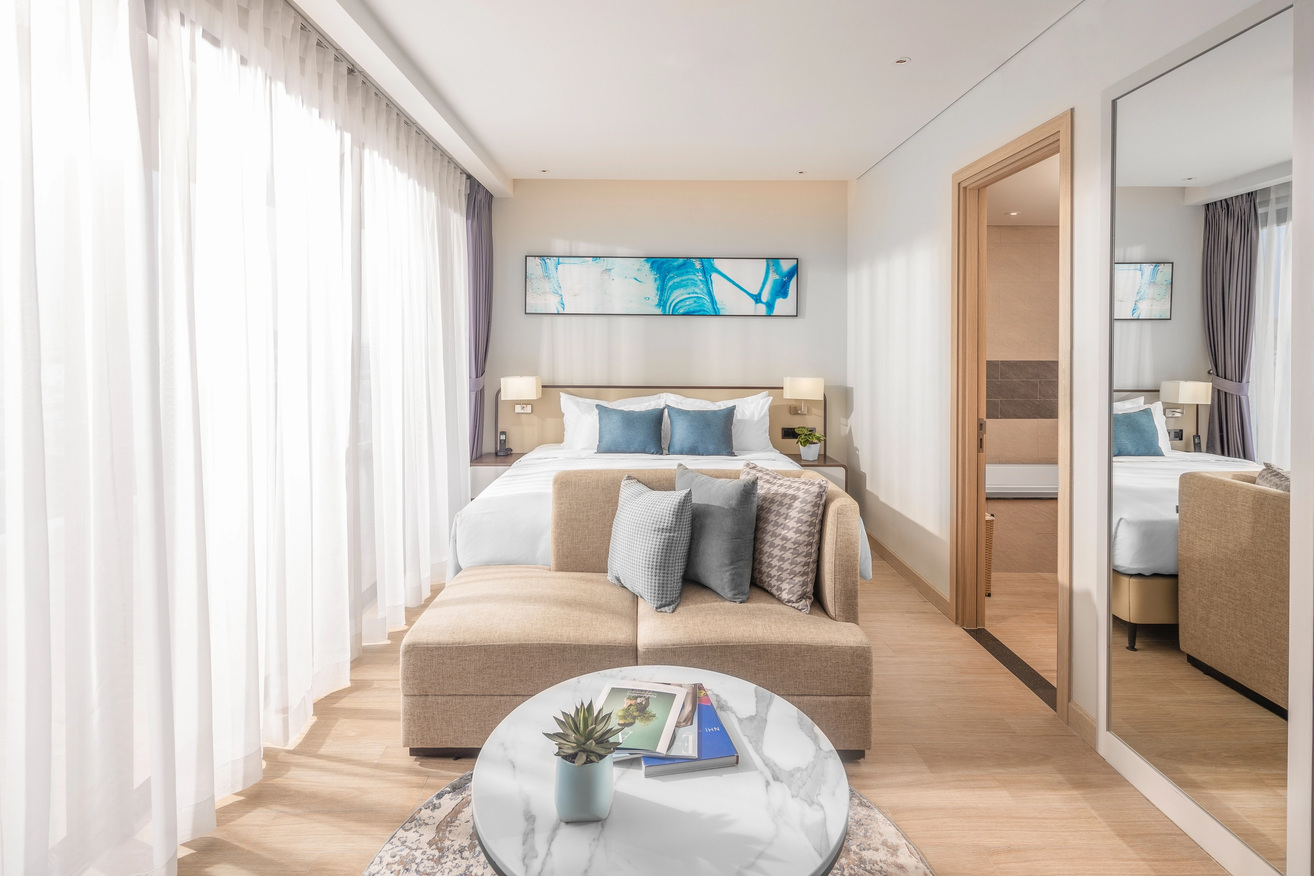 Khách sạn biển đẹp nhất Việt Nam từng nhận cả loạt giải thưởng quốc tế: Rooftop ngắm trọn toàn cảnh vịnh Hạ Long, có bãi biển riêng thỏa sức chơi