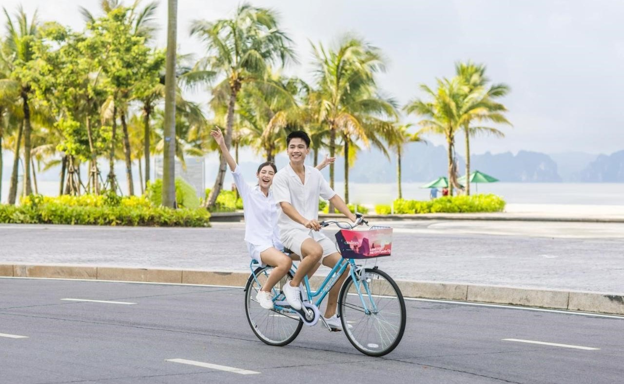 Khách sạn biển đẹp nhất Việt Nam từng nhận cả loạt giải thưởng quốc tế: Rooftop ngắm trọn toàn cảnh vịnh Hạ Long, có bãi biển riêng thỏa sức chơi