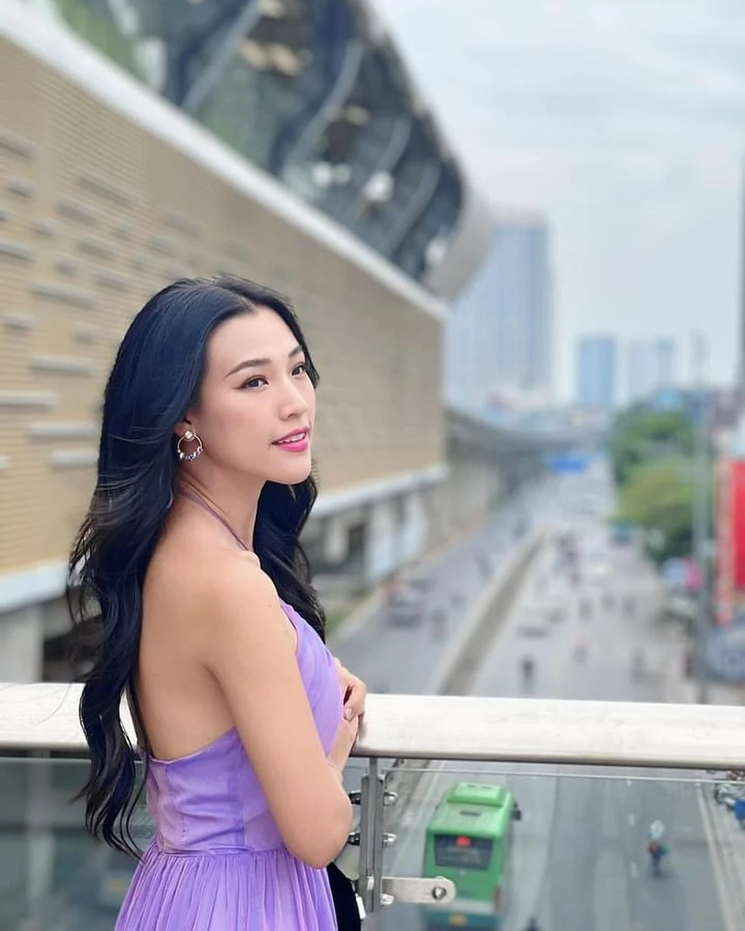 Newsfeed Rate: 'Vợ quốc dân' Chao khác lạ