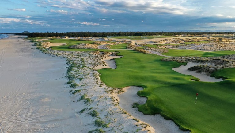 Bỏ túi ngay 7 'siêu phẩm' sân golf đẹp nhất Việt Nam, golfer nào cũng mê!