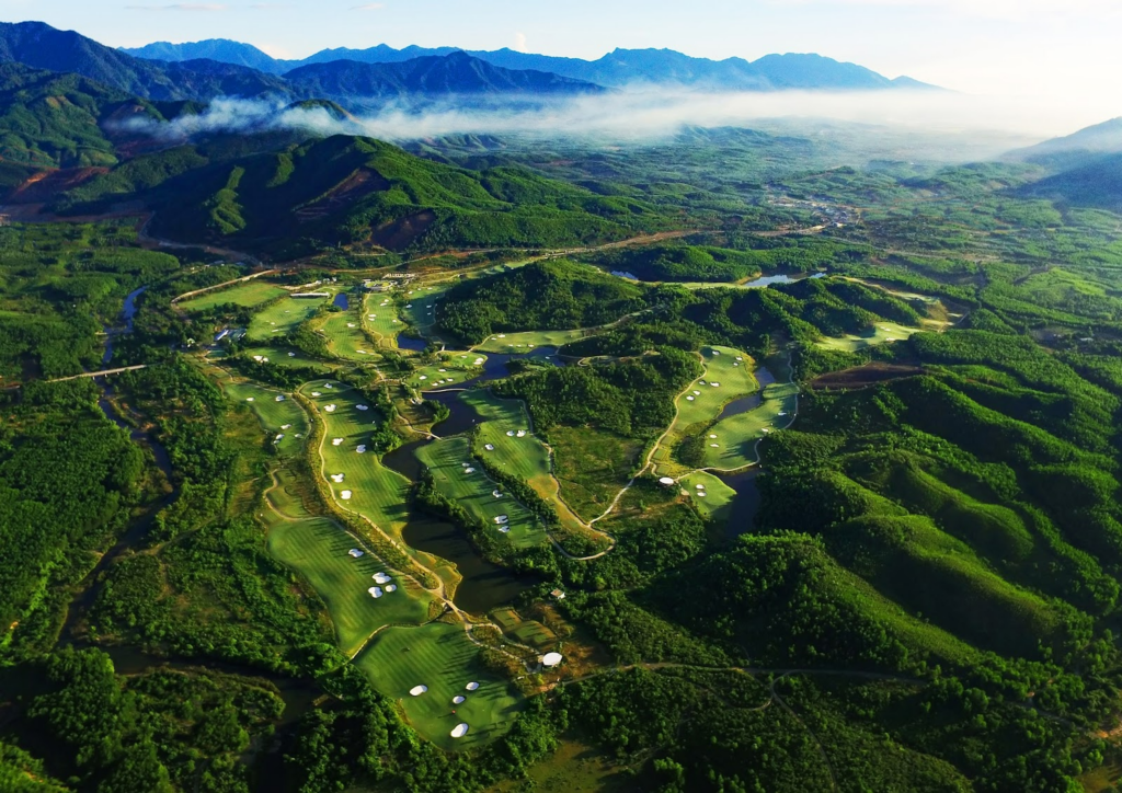 Bỏ túi ngay 7 'siêu phẩm' sân golf đẹp nhất Việt Nam, golfer nào cũng mê!
