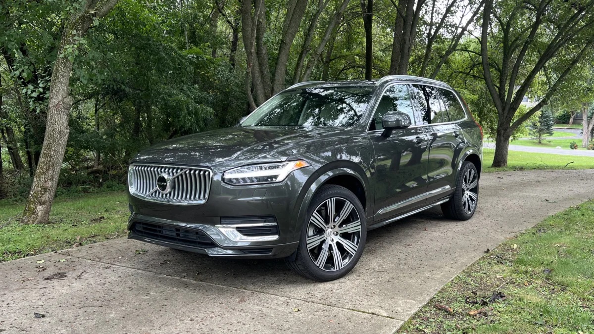 Review Volvo XC90 2024: Cổ điển, Mạnh mẽ nhưng có vẻ dần lỗi thời