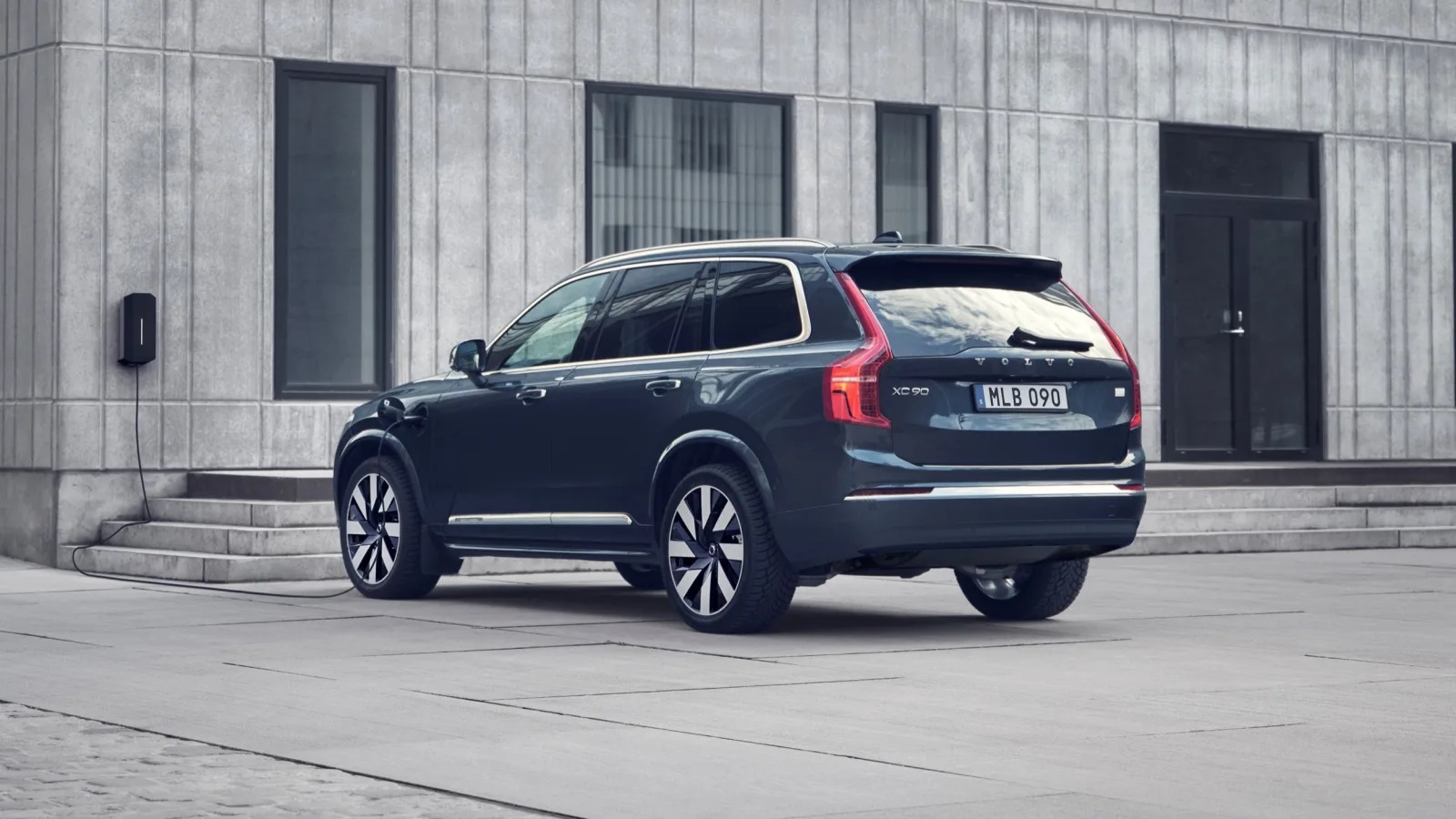 Review Volvo XC90 2024: Cổ điển, Mạnh mẽ nhưng có vẻ dần lỗi thời