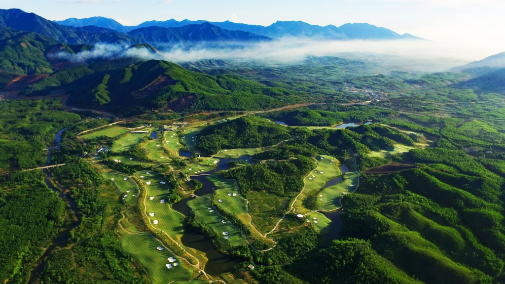 Bỏ túi ngay 7 'siêu phẩm' sân golf đẹp nhất Việt Nam, golfer nào cũng mê!
