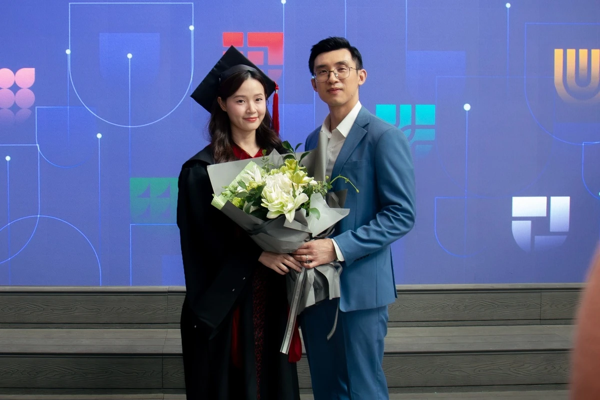 Midu tốt nghiệp thạc sĩ