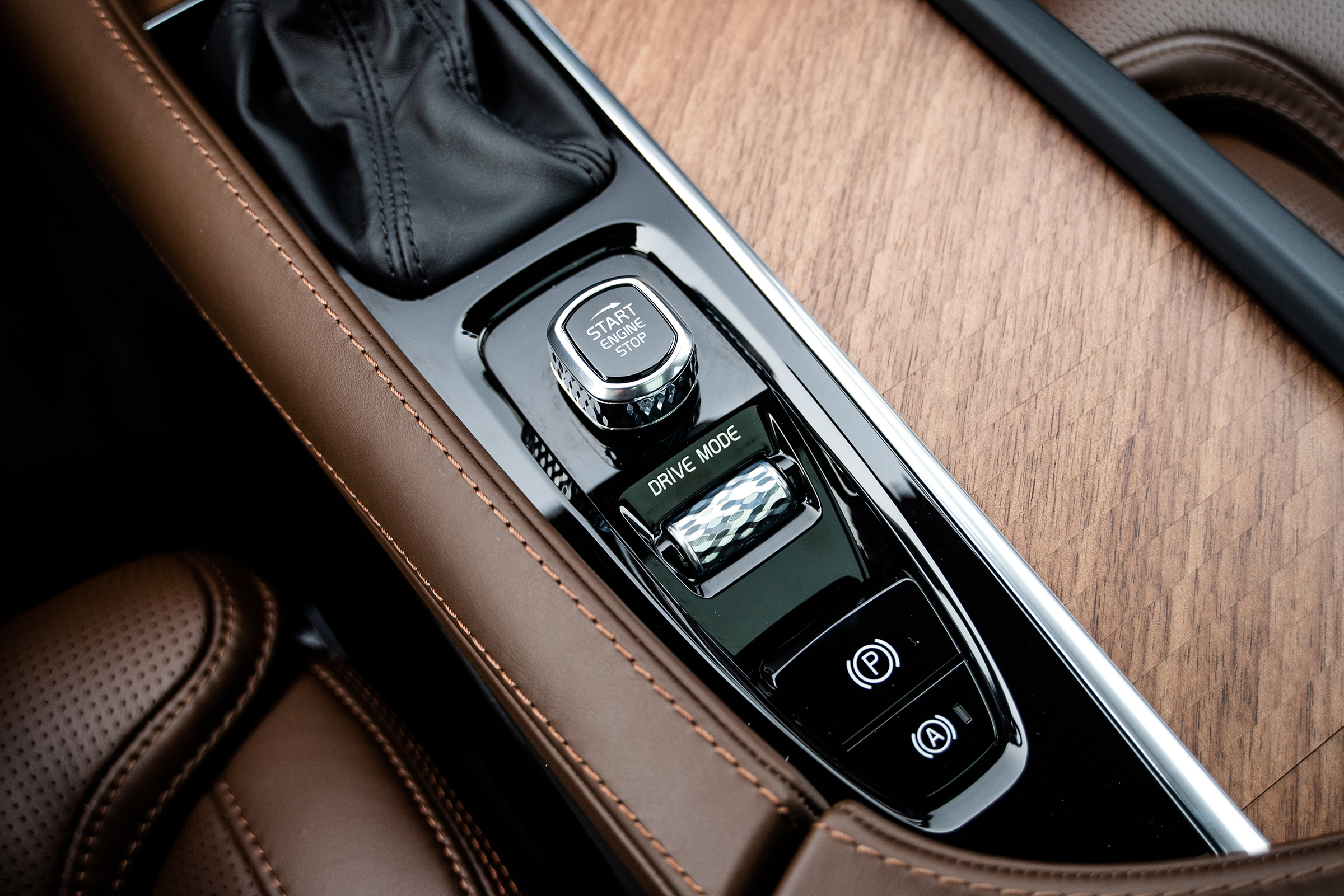 Cuộc chiến khốc liệt của các ông hoàng SUV hạng sang: Volvo XC90 có thực sự là nhà vô địch?