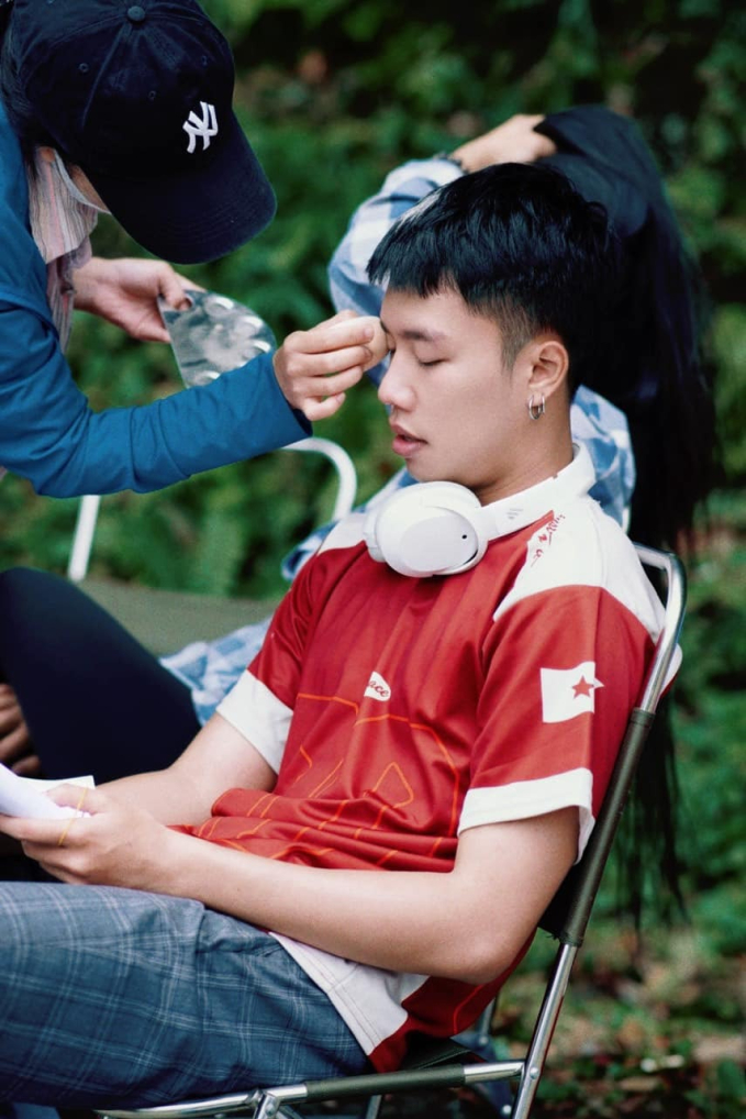 Đi giữa trời rực rỡ