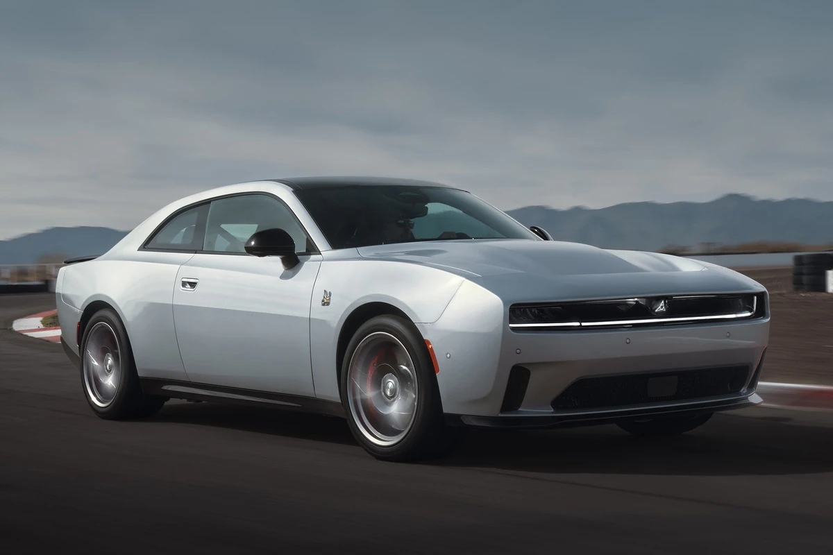 Dodge Charger Daytona 2024 có giá gần 60.000 USD