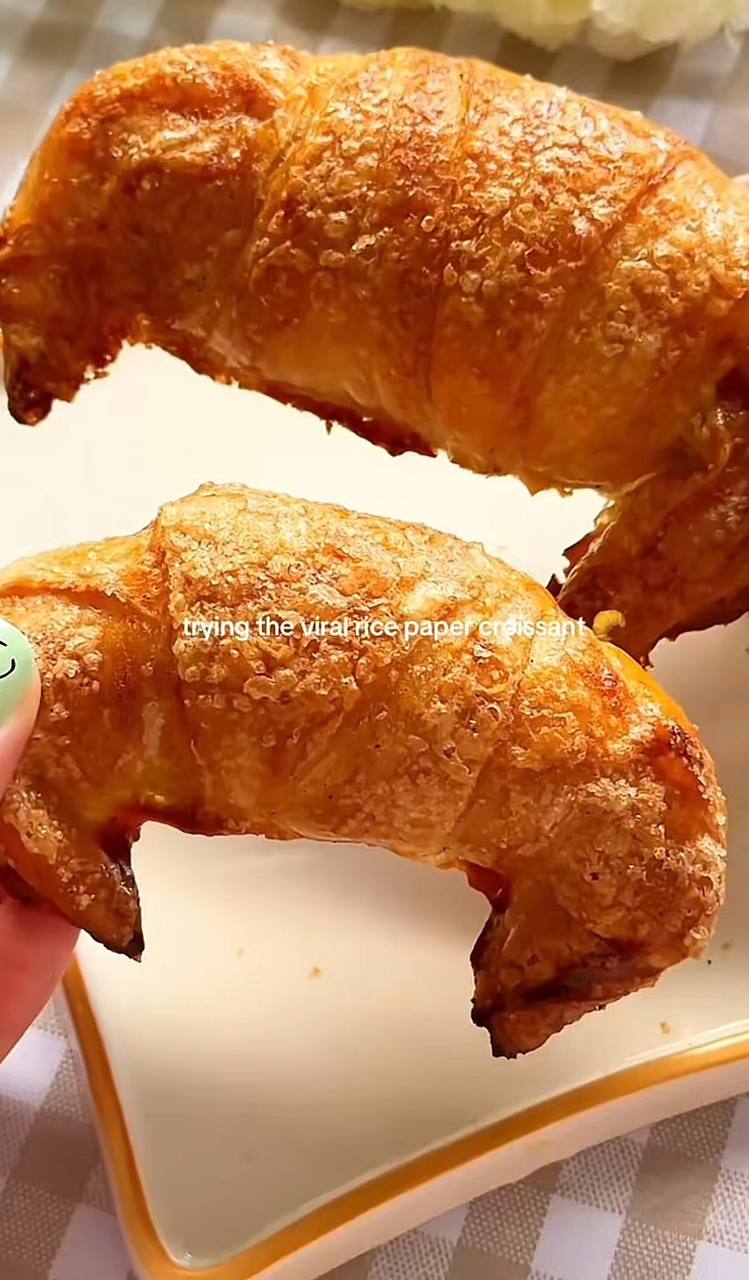 Bánh Croissant làm từ bánh tráng