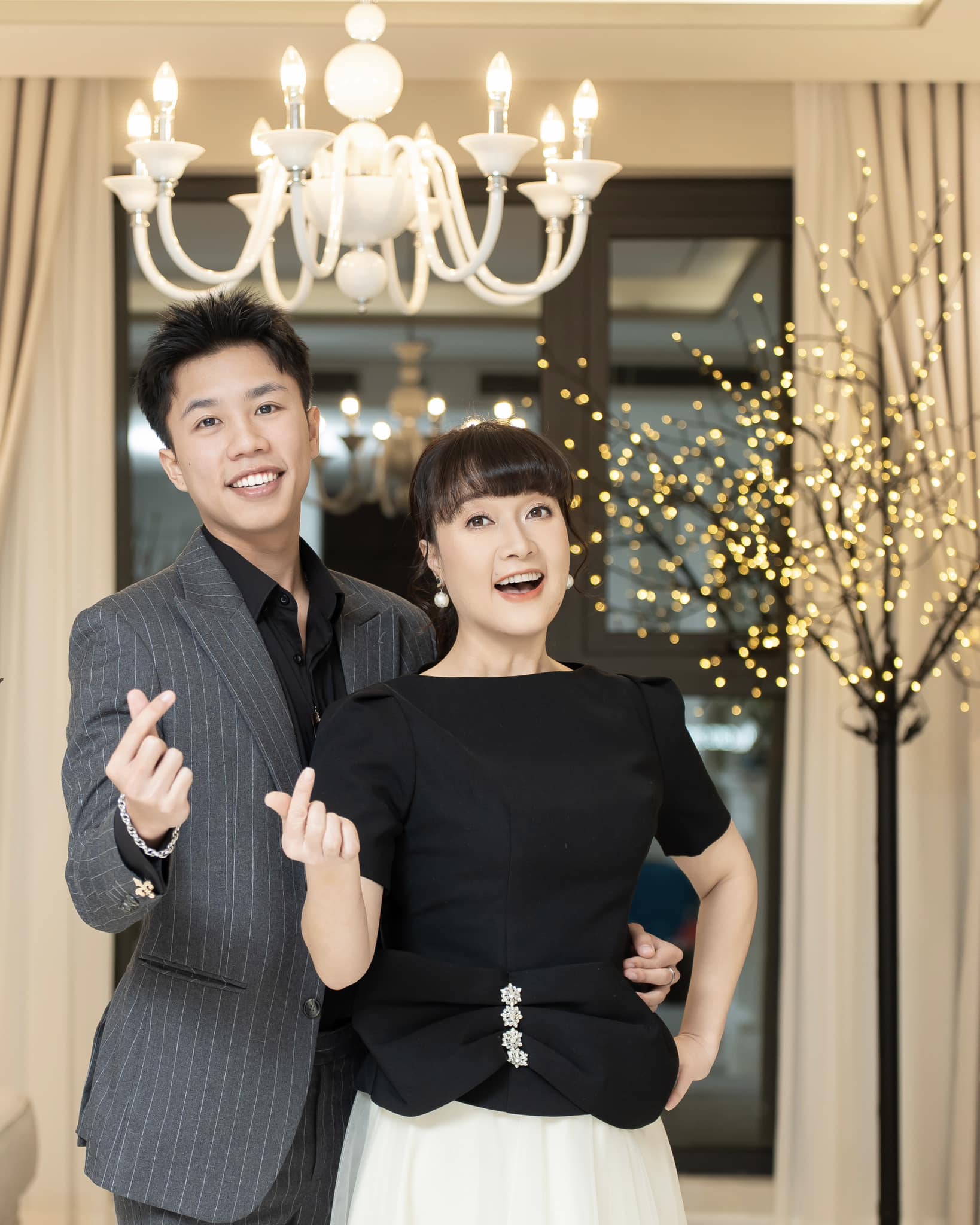 Đi giữa trời rực rỡ