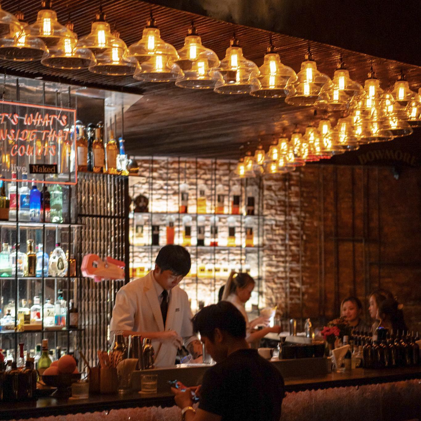 "Chill hết nấc" tại 6 quán cocktail bar Sài Gòn