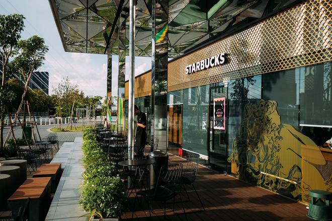 Starbucks WaterBus Thủ Thiêm