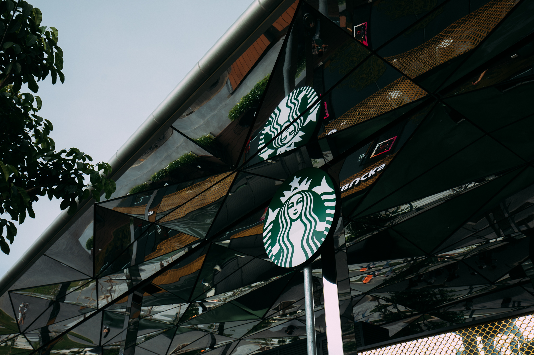 Starbucks WaterBus Thủ Thiêm