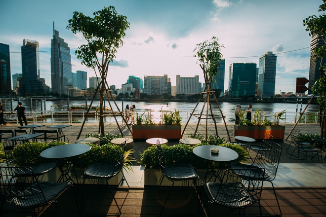 Starbucks WaterBus Thủ Thiêm