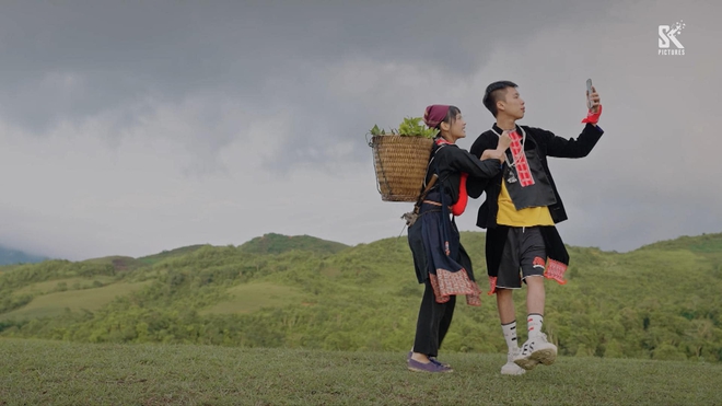 Phim Đi giữa trời rực rỡ