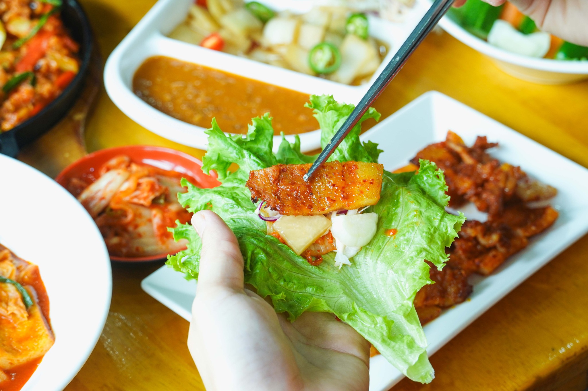 Khám phá ẩm thực Hàn Quốc chính gốc tại 3 quán ăn đạt chuẩn Hàn ở Sài Gòn