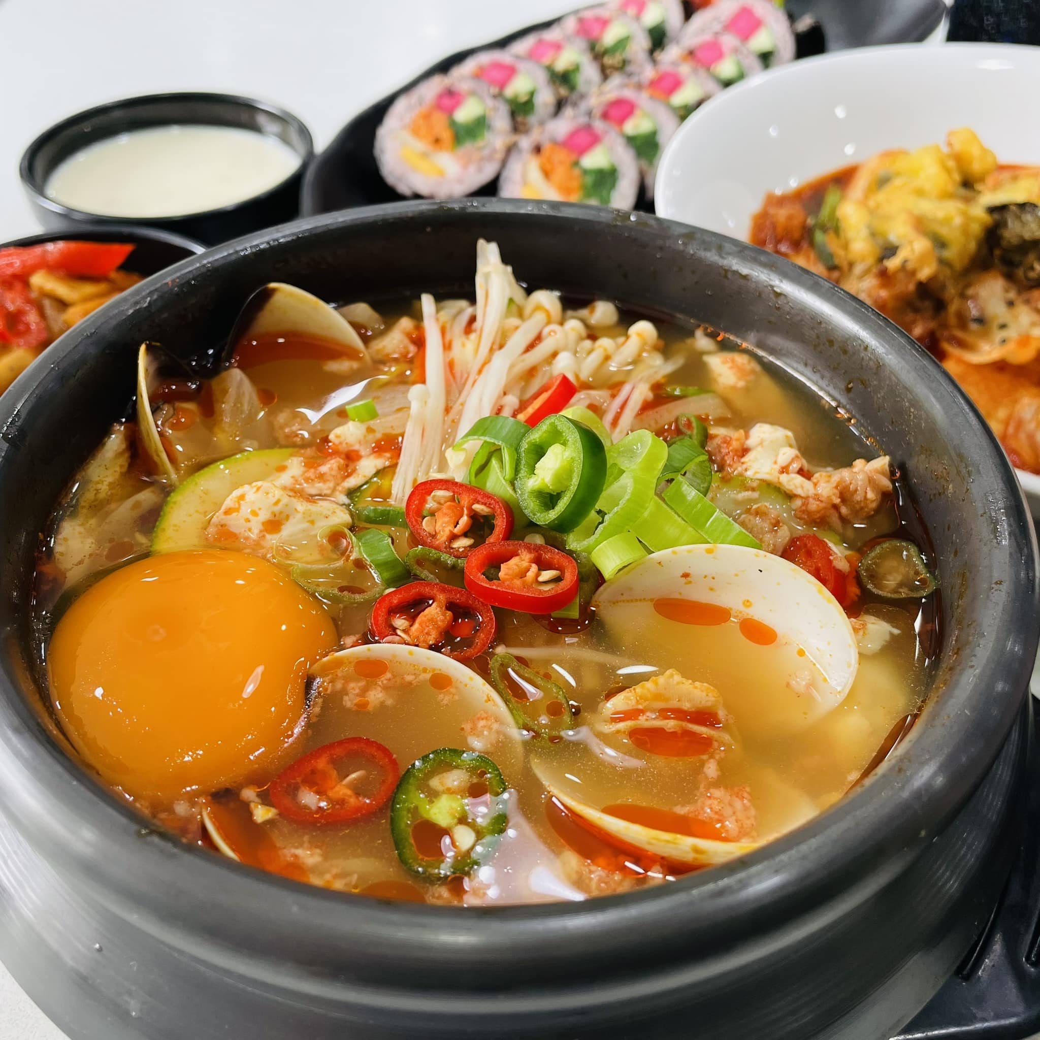 Khám phá ẩm thực Hàn Quốc chính gốc tại 3 quán ăn đạt chuẩn Hàn ở Sài Gòn