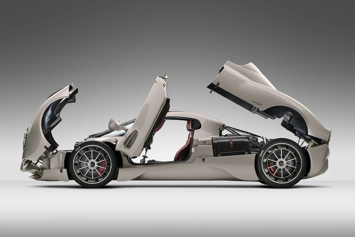 Siêu xe Pagani Utopia Roadster chính thức ra mắt