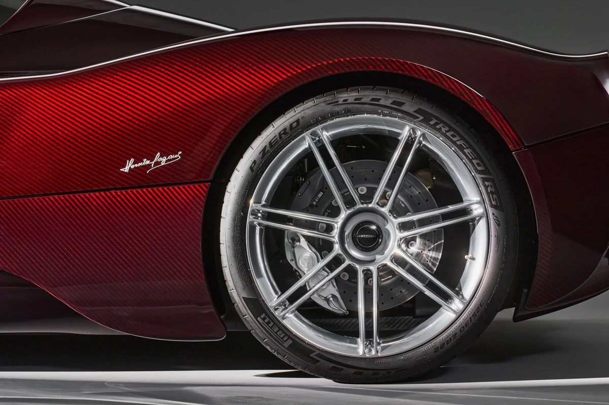 Siêu xe Pagani Utopia Roadster chính thức ra mắt