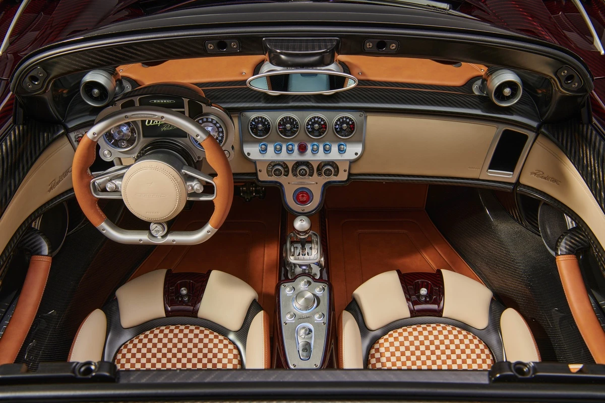 Siêu xe Pagani Utopia Roadster chính thức ra mắt