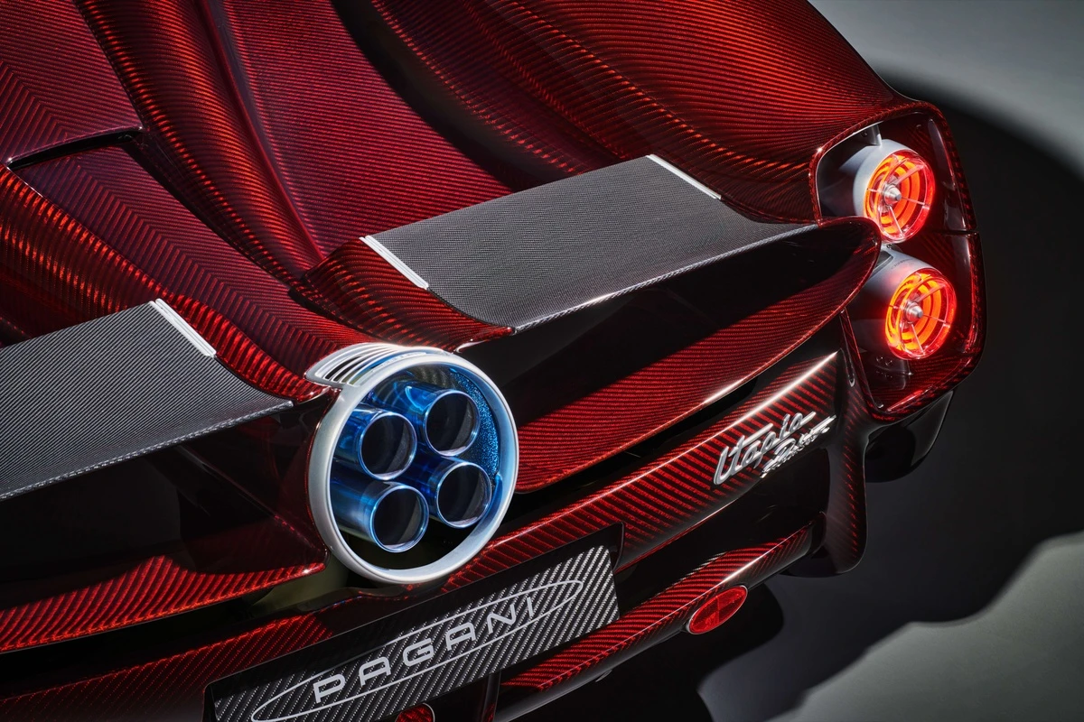 Siêu xe Pagani Utopia Roadster chính thức ra mắt