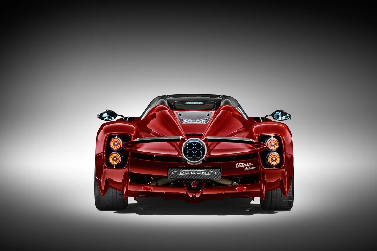 Siêu xe Pagani Utopia Roadster chính thức ra mắt