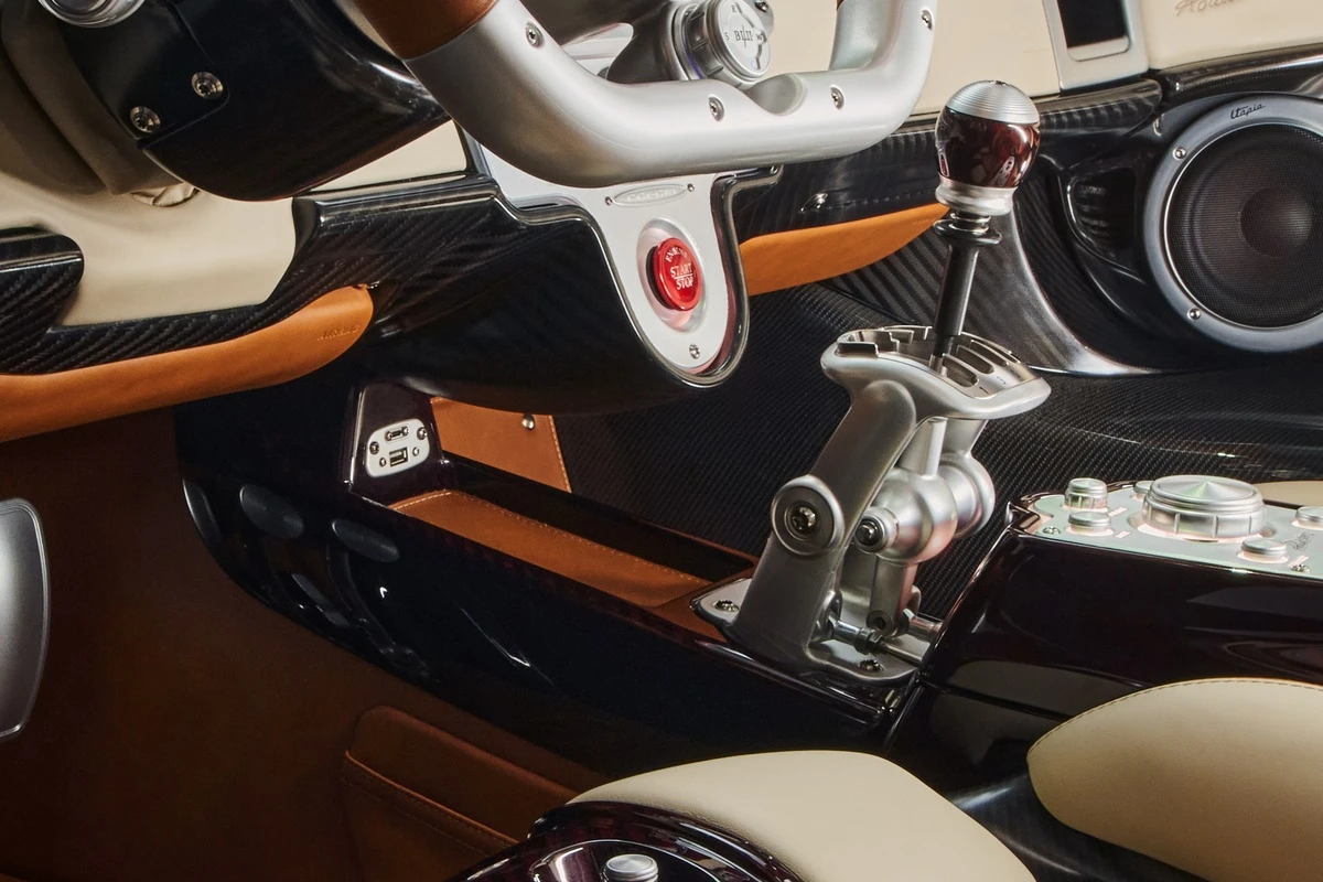 Siêu xe Pagani Utopia Roadster chính thức ra mắt