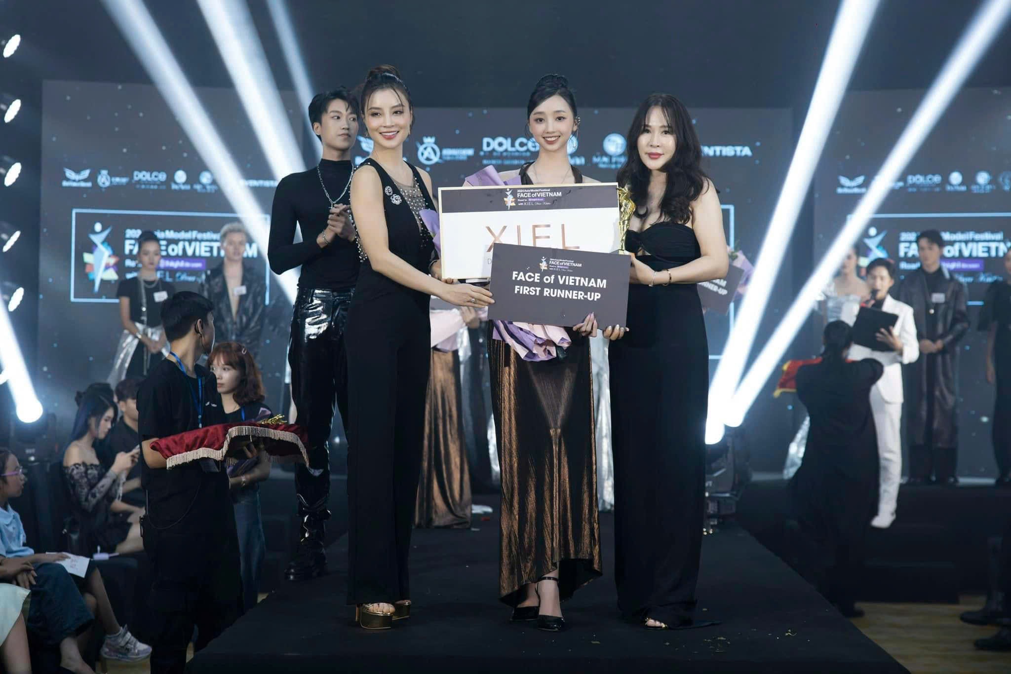 Doanh nhân Mai Thu Trang xinh đẹp tại sự kiện "Face Of Việt Nam"