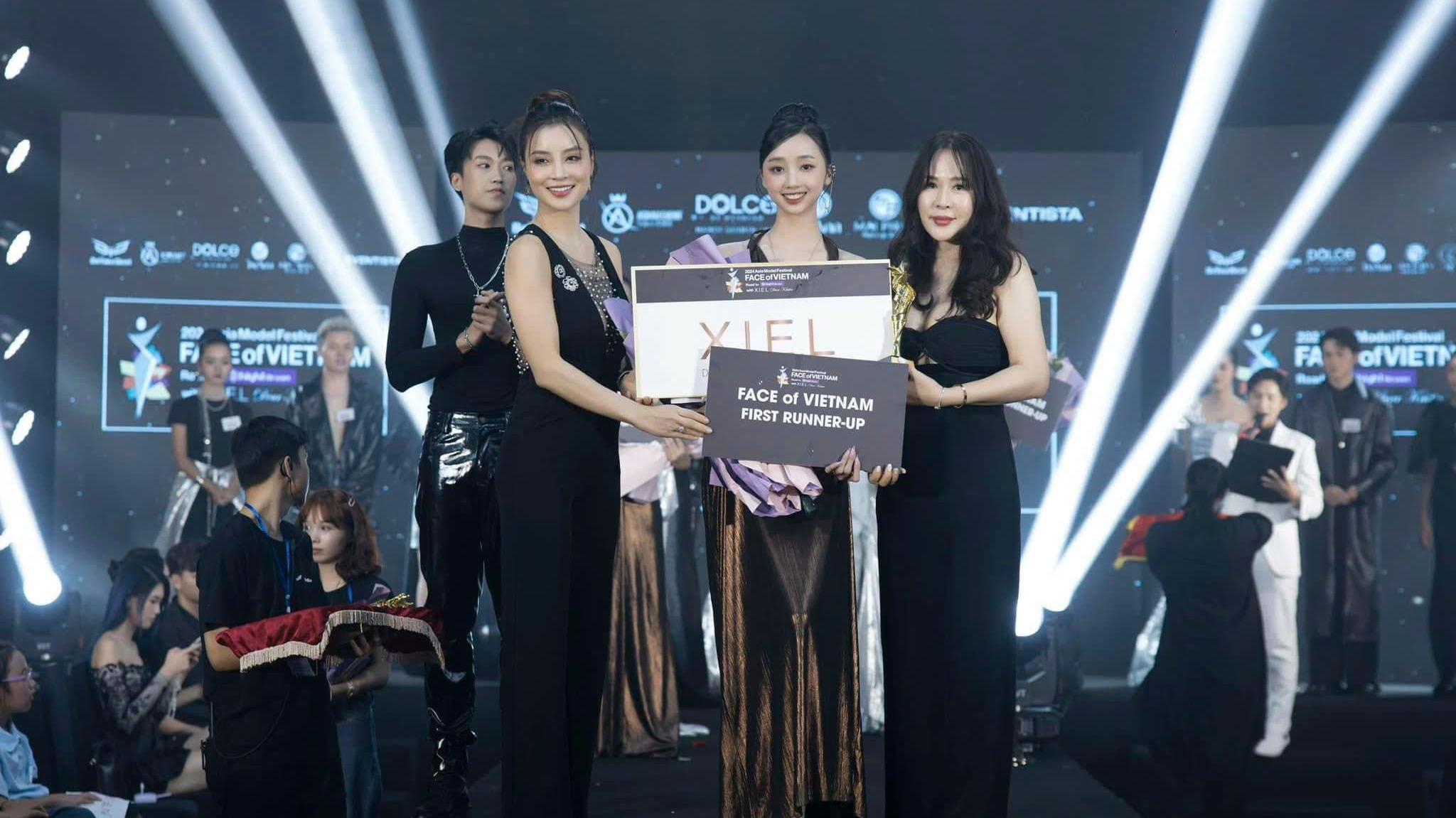 Chị gái Mai Thu Huyền xinh đẹp tại sự kiện "Face Of Việt Nam"