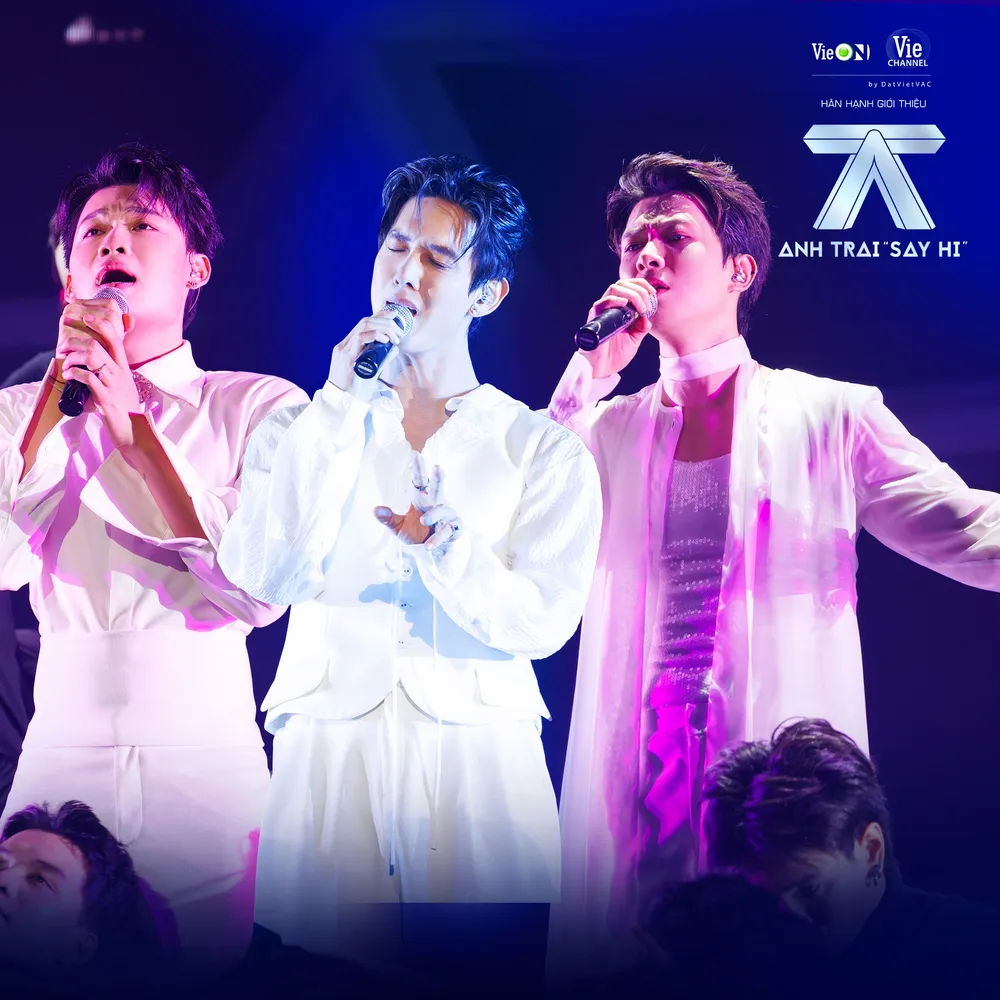 Live Stage 4 Anh Trai Say Hi chạm đỉnh cảm xúc, Trấn Thành khóc