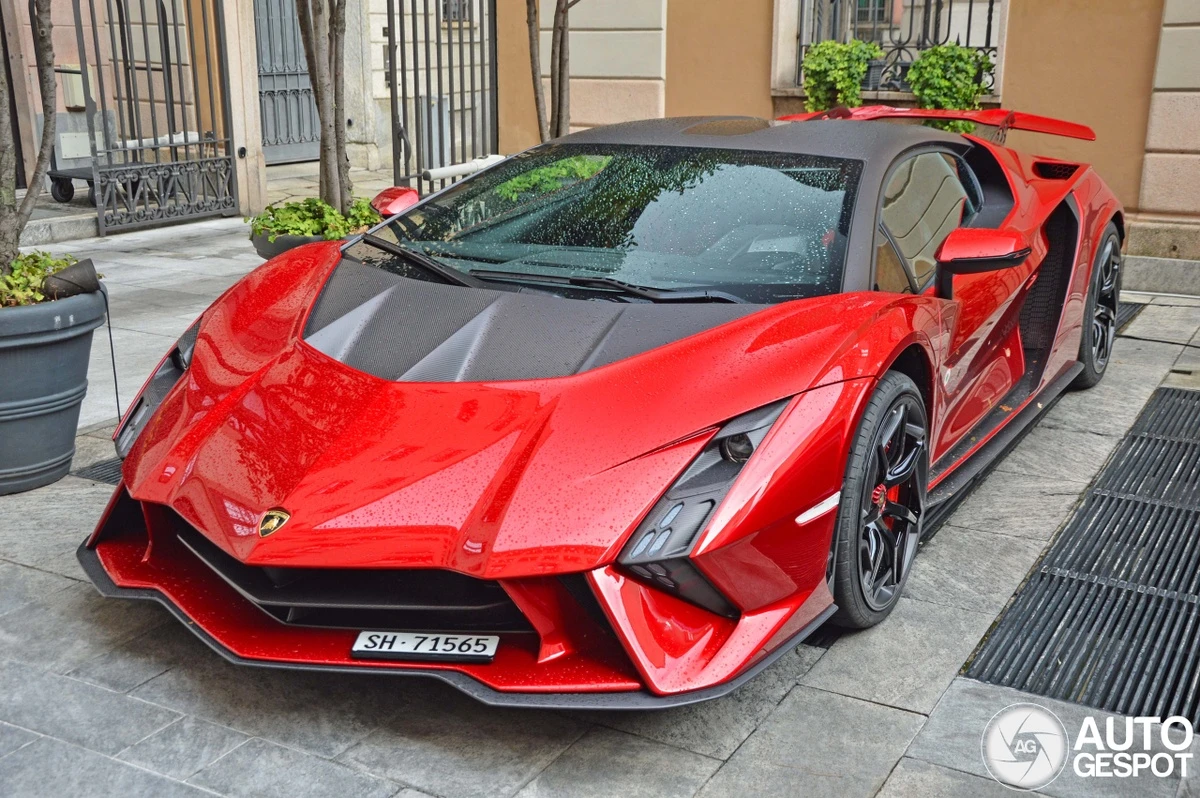 Siêu xe Lamborghini Invencible lần đầu xuất hiện