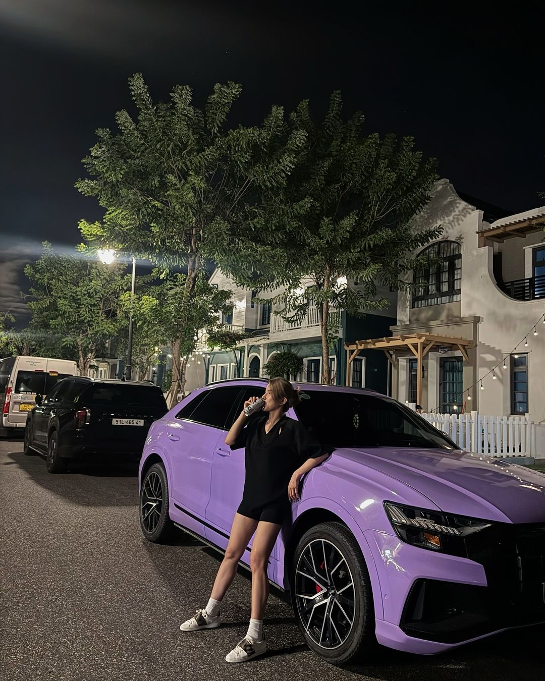 Diệp Lâm Anh tặng VW Viloran cho con gái lớn