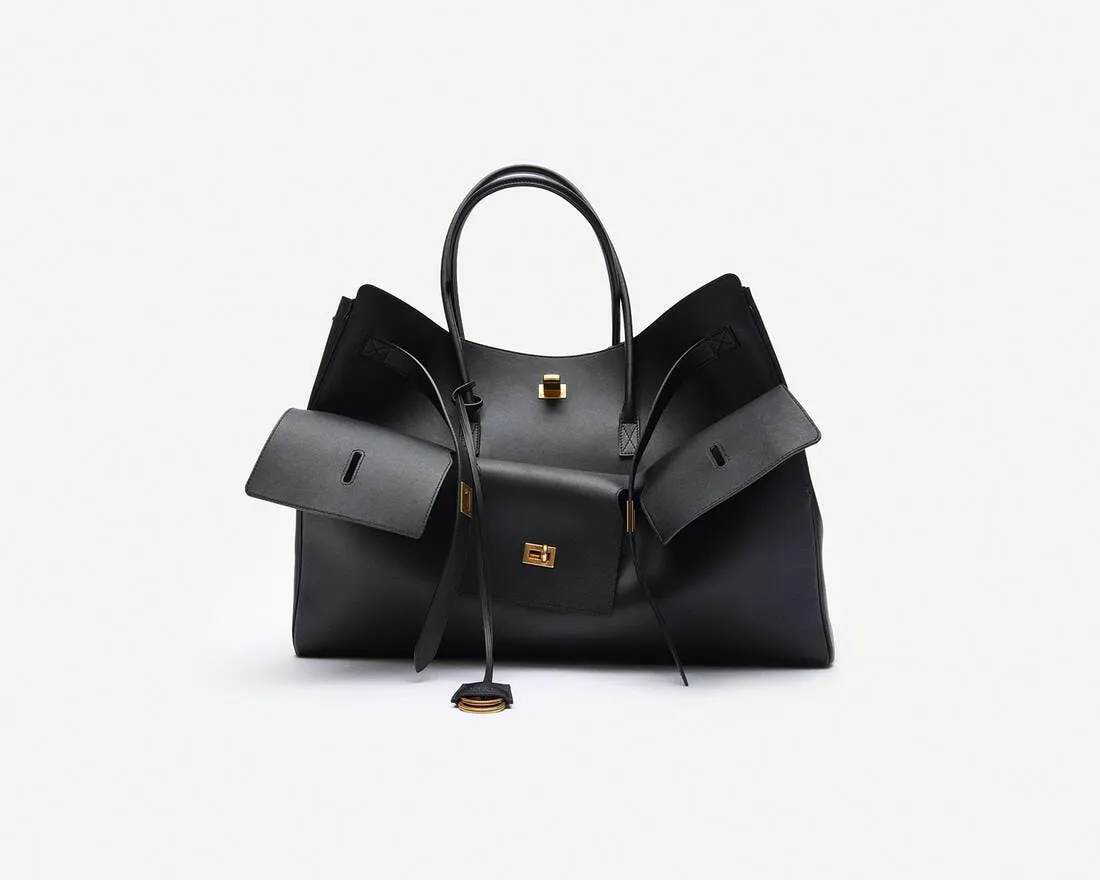 Bel Air của Balenciaga: Điểm nhấn Cyberpunk mới trong giới thời trang