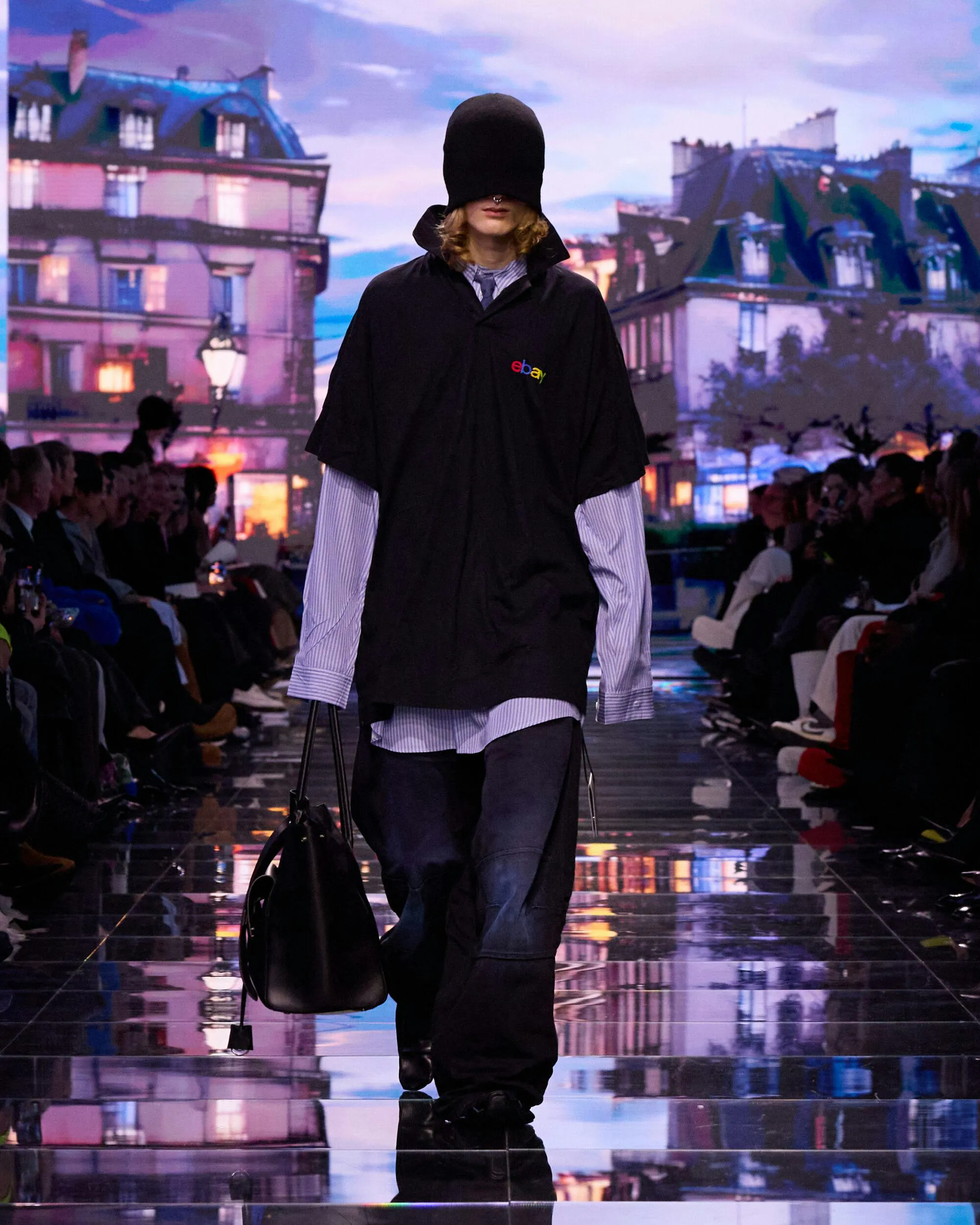 Bel Air của Balenciaga: Điểm nhấn Cyberpunk mới trong giới thời trang