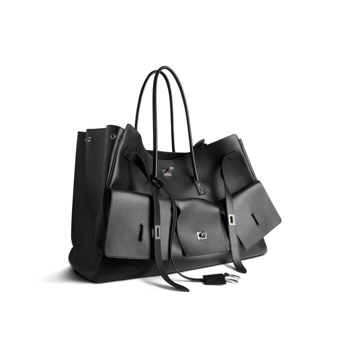 Bel Air của Balenciaga: Điểm nhấn Cyberpunk mới trong giới thời trang