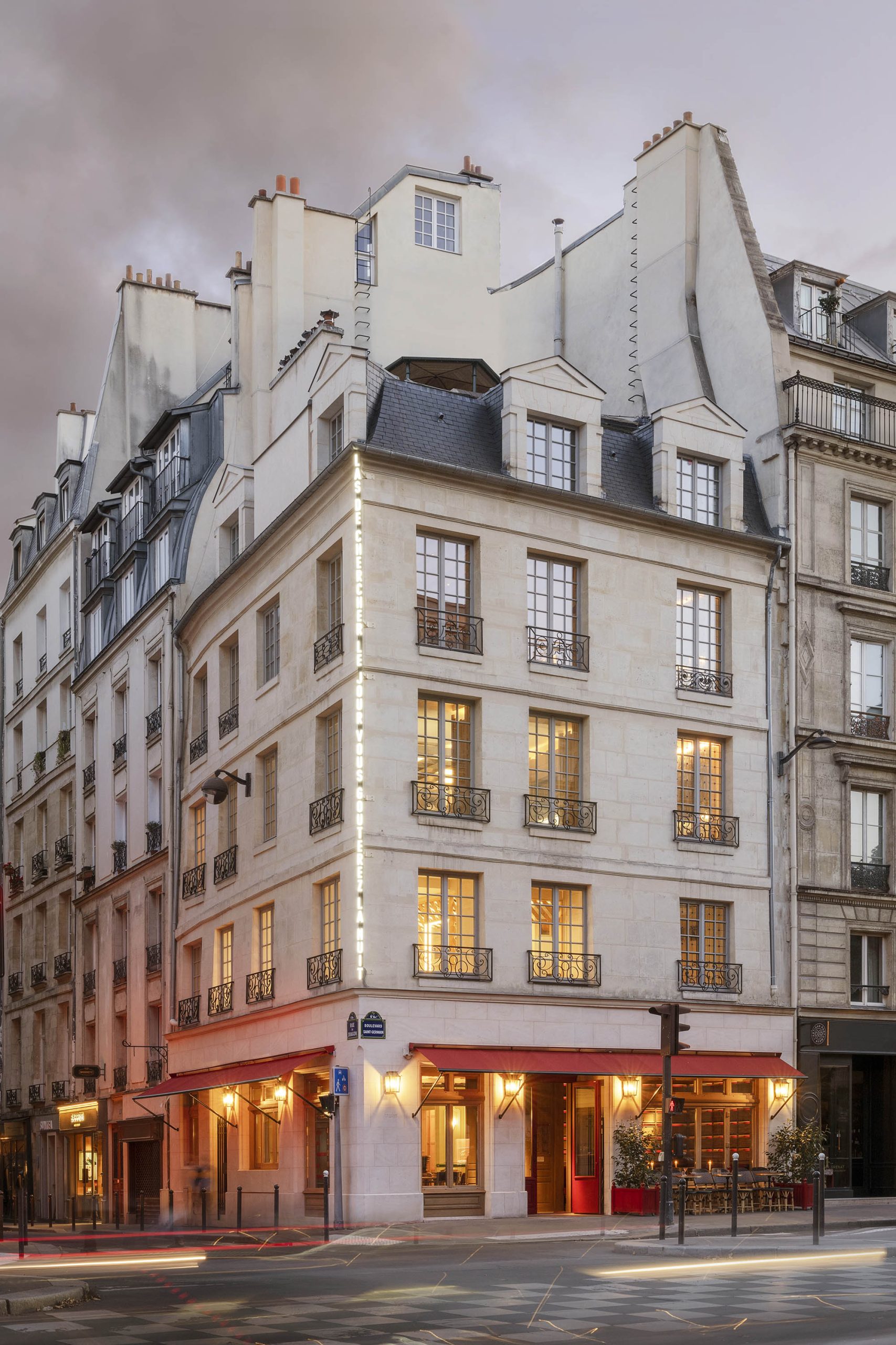 Quán bar tại Paris