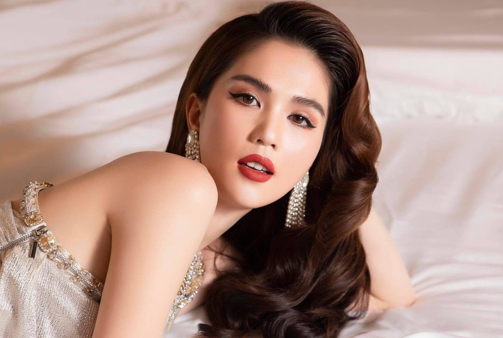 Khối tài sản của Ngọc Trinh: Biệt thự 50 tỷ, có cả bộ sưu tập xế hộp