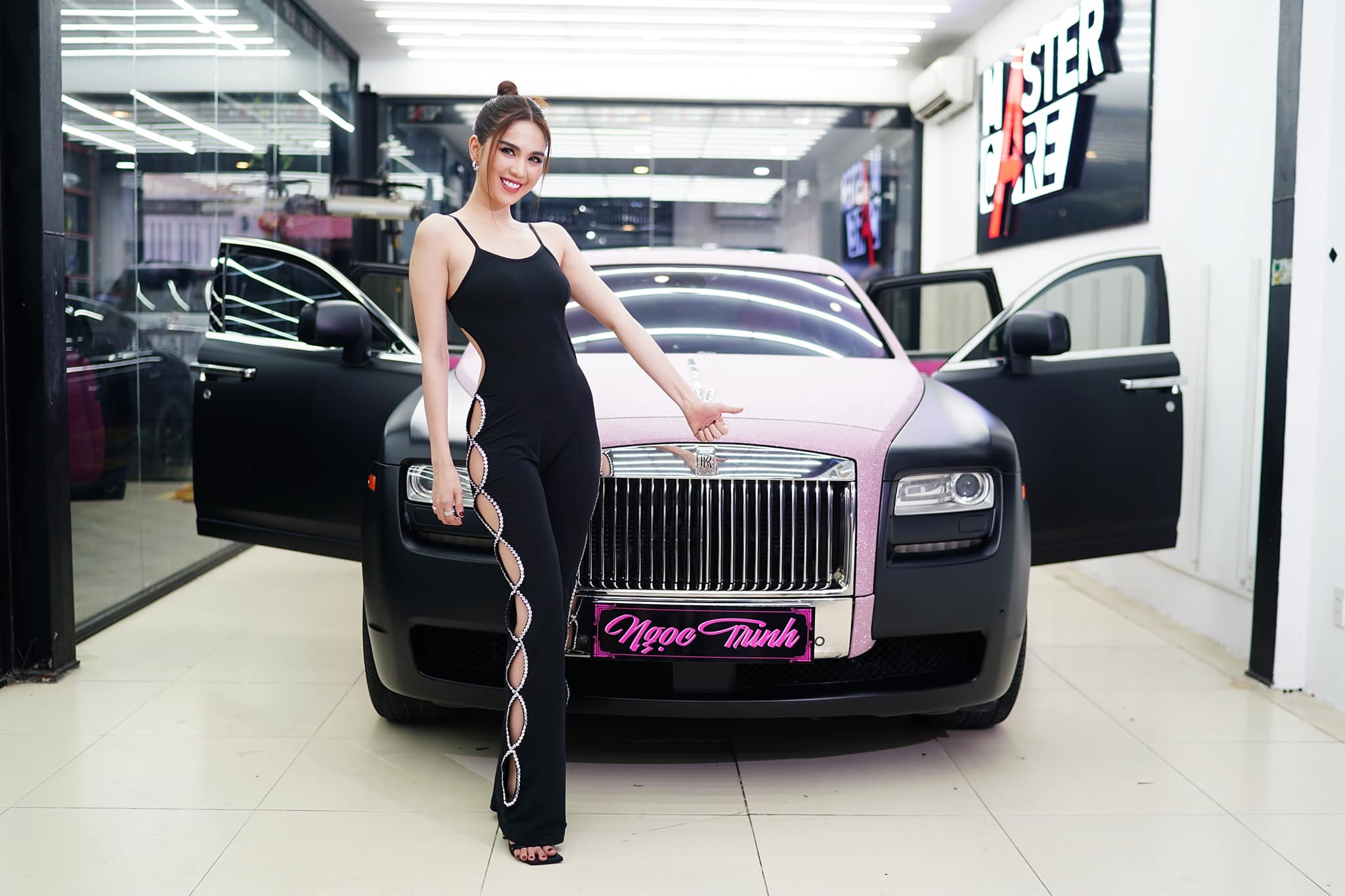 Khối tài sản 'khủng' của Ngọc Trinh ở tuổi 35: Biệt thự 50 tỷ, có cả bộ sưu tập xế hộp