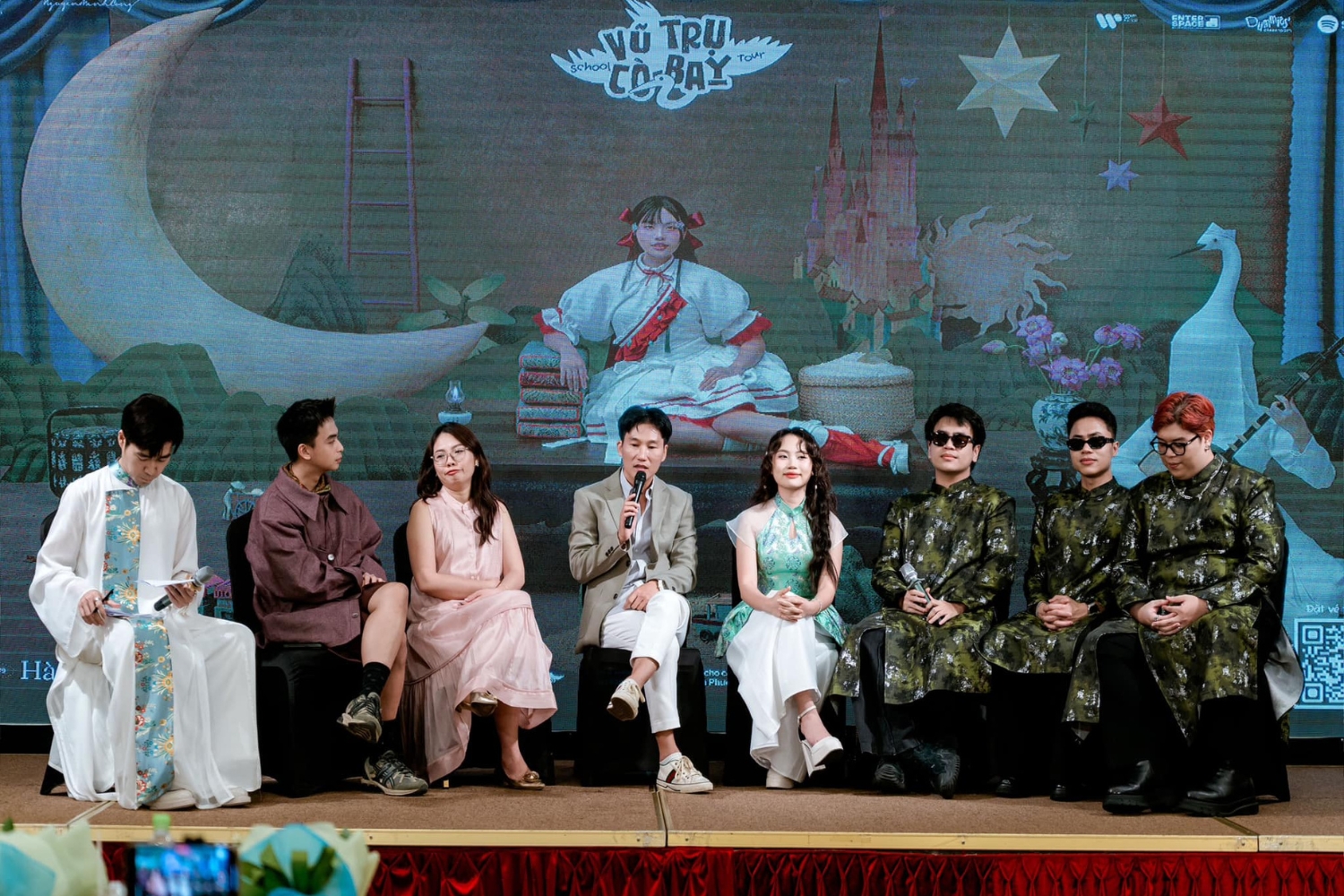 School Tour của Phương Mỹ Chi