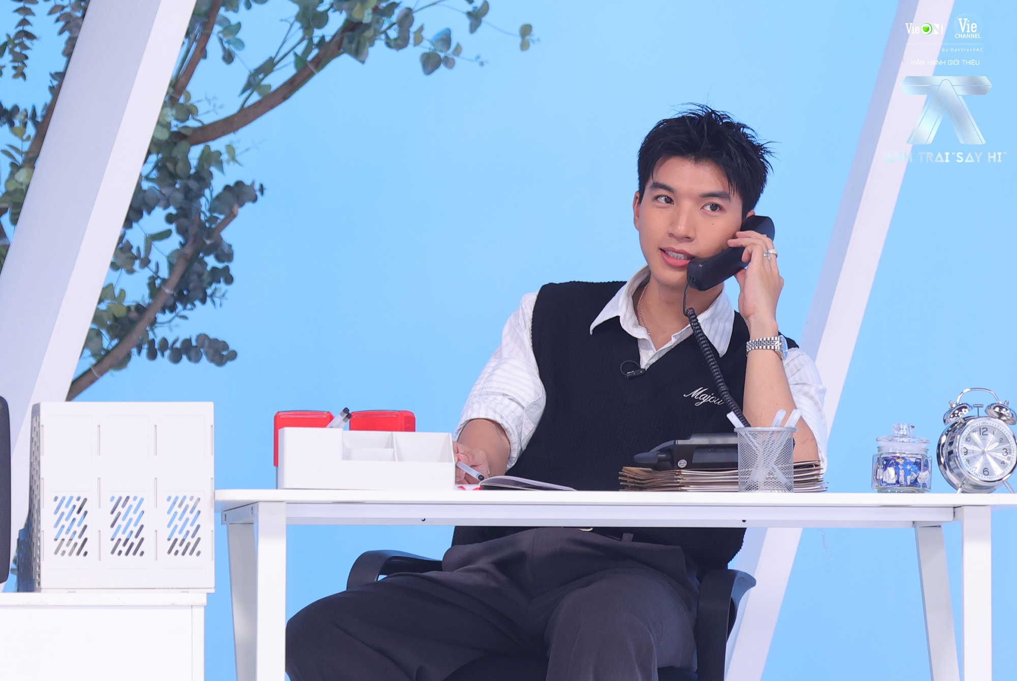 Anh trai say Hi: HIEUTHUHAI bật khóc