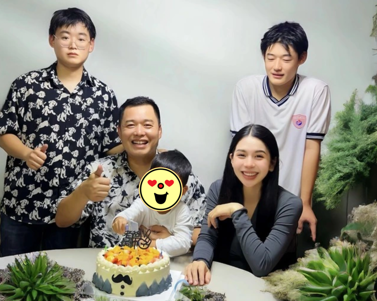Hằng Du Mục ly hôn