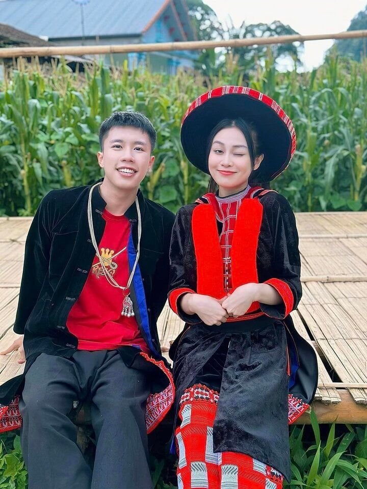 Đi giữa trời rực rỡ